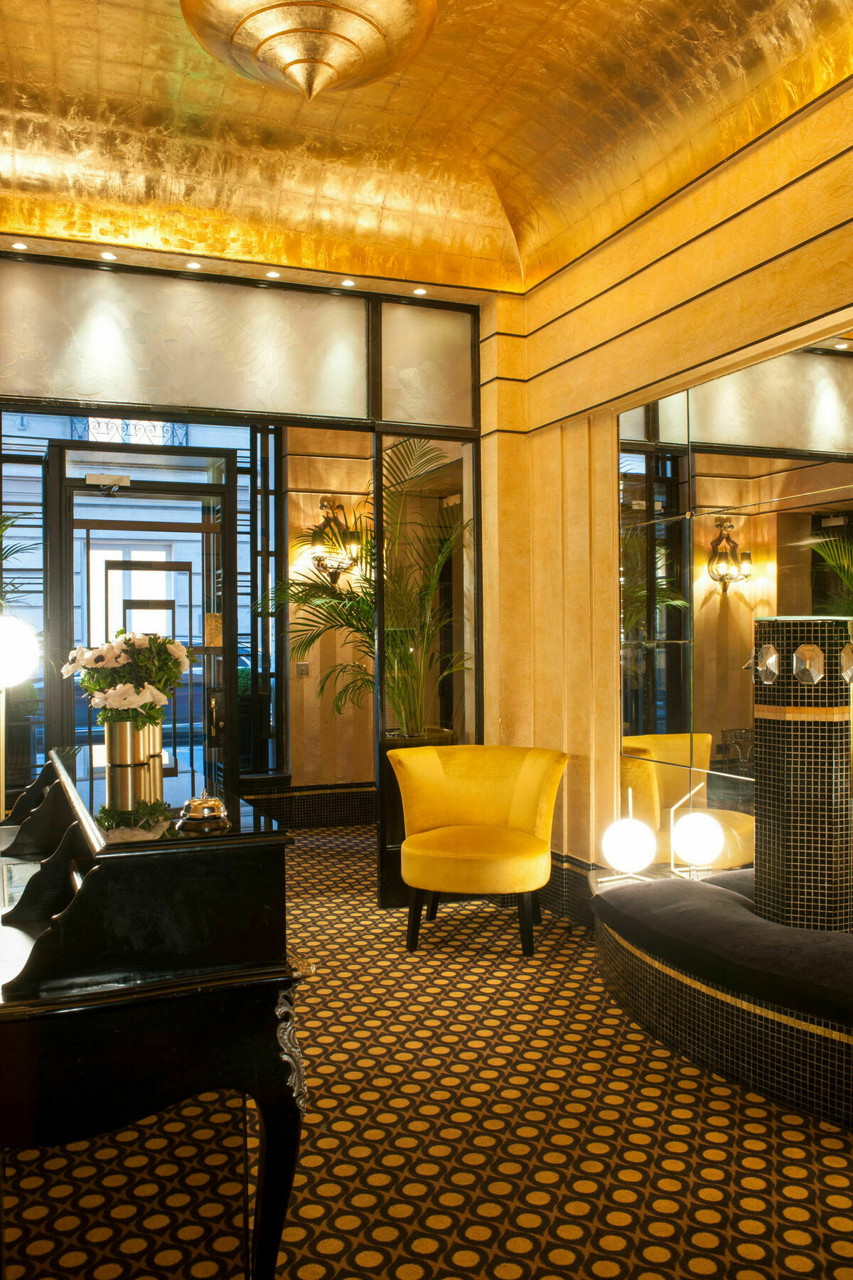 Mathis Elysées Paris