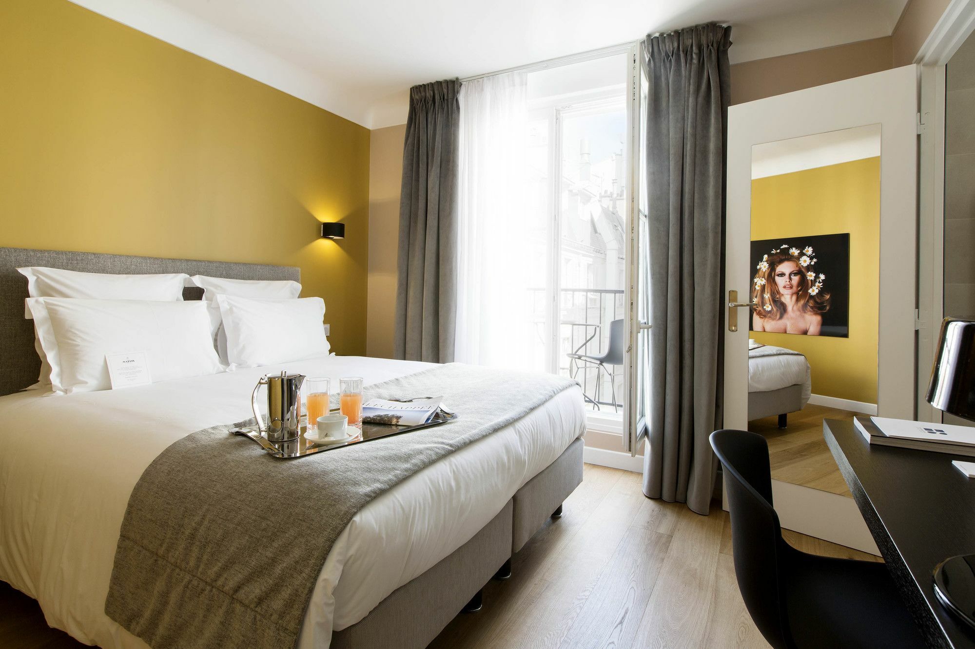 Mathis Elysées 4*